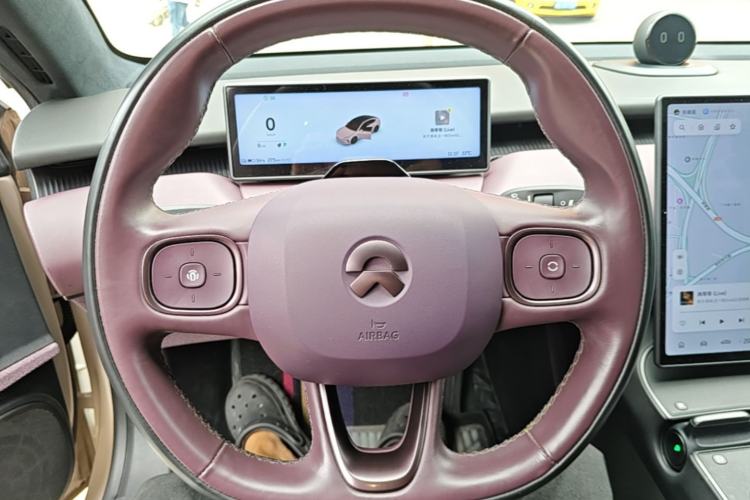 Used Nio ET5 2022 75 kWh Steering Wheel
