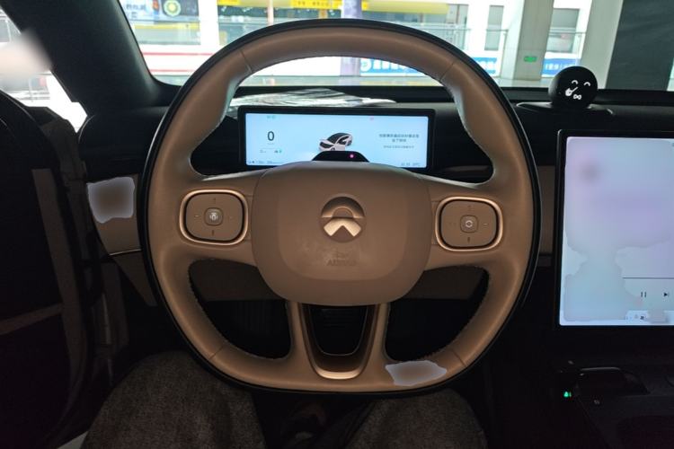 Used Nio ET5 2022 75 kWh Steering Wheel