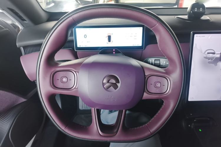 Used Nio ET5 2022 75 kWh Steering Wheel