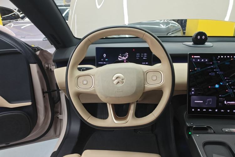 Used Nio ET5 2022 75 kWh Steering Wheel
