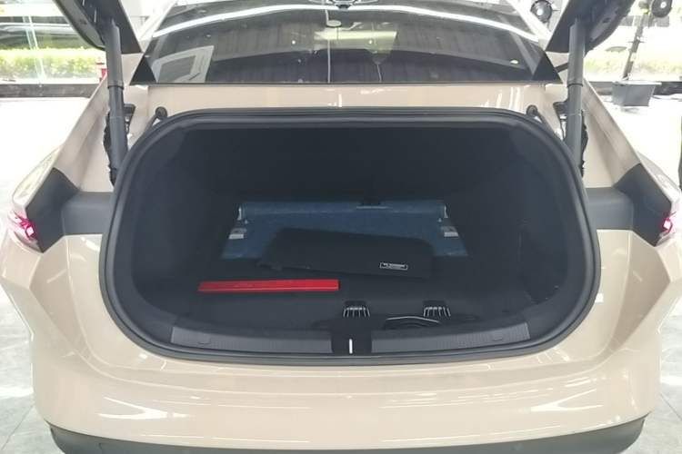 Used Nio ET5 2022 75 kWh Trunk