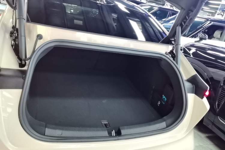 Used Nio ET5 2022 75 kWh Trunk