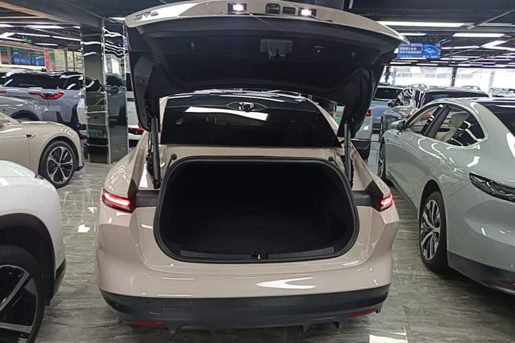 Used Nio ET5 2022 75 kWh Trunk