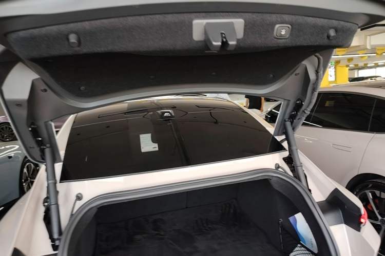 Used Nio ET5 2022 75 kWh Trunk