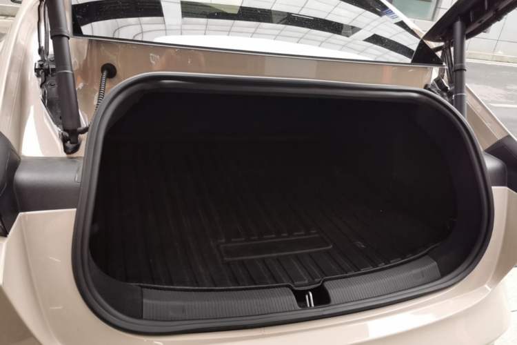 Used Nio ET5 2022 75 kWh Trunk