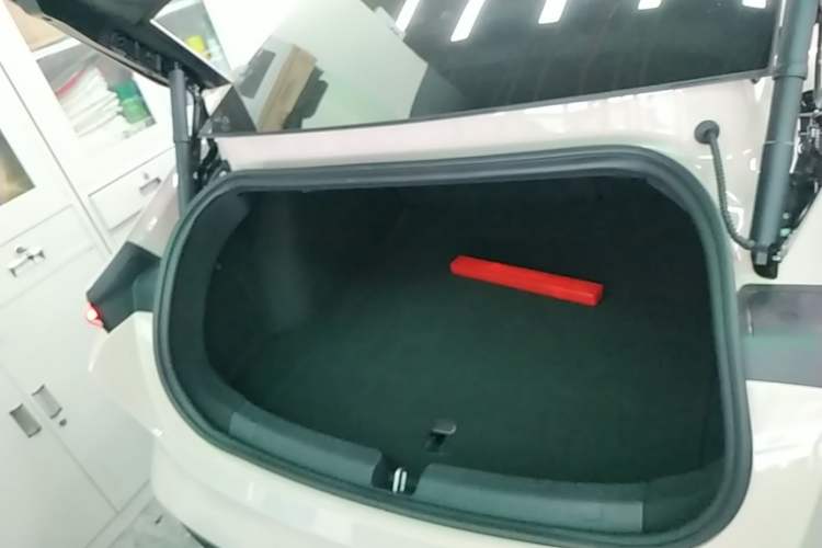 Used Nio ET5 2022 75 kWh Trunk