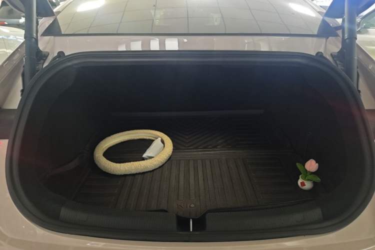 Used Nio ET5 2022 75 kWh Trunk