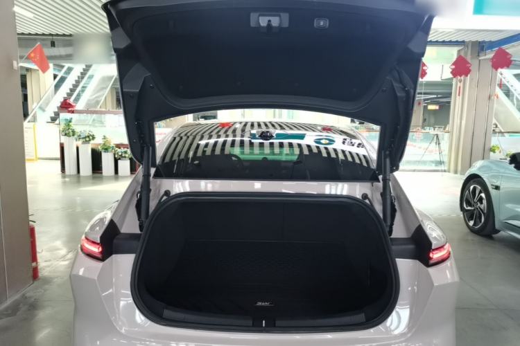 Used Nio ET5 2022 75 kWh Trunk
