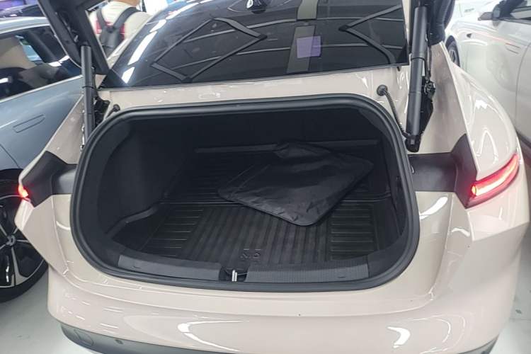 Used Nio ET5 2022 75 kWh Trunk
