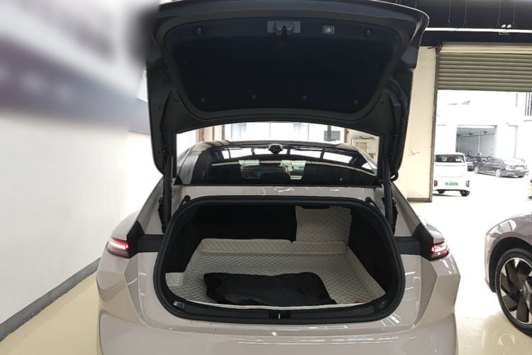 Used Nio ET5 2022 75 kWh Trunk