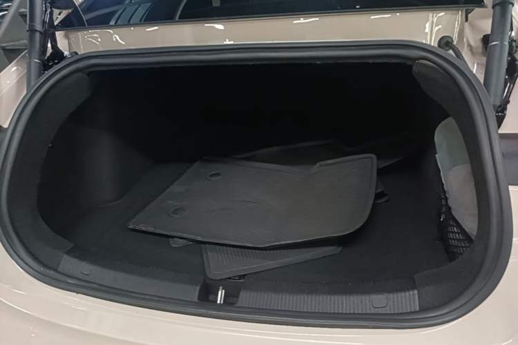 Used Nio ET5 2022 75 kWh Trunk