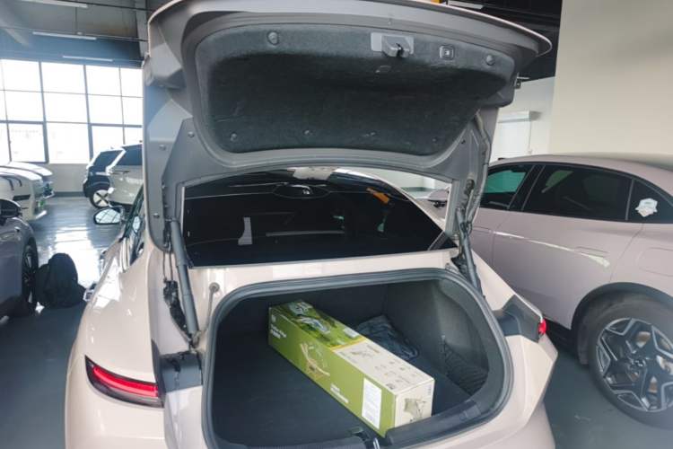 Used Nio ET5 2022 75 kWh Trunk