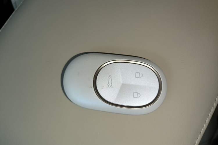 Used Nio ET5 2022 75 kWh Vehicle Key