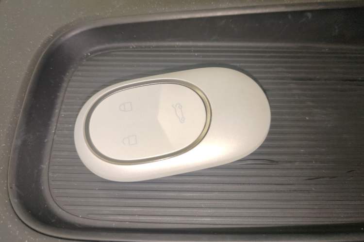 Used Nio ET5 2022 75 kWh Vehicle Key