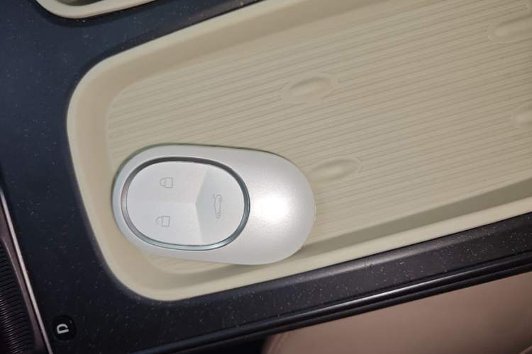 Used Nio ET5 2022 75 kWh Vehicle Key