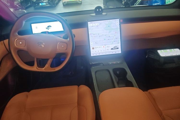 Used Nio ET5 2022 75 kWh Center Console