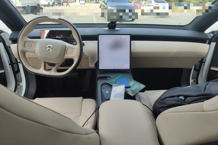 Used Nio ET5 2022 75 kWh Center Console
