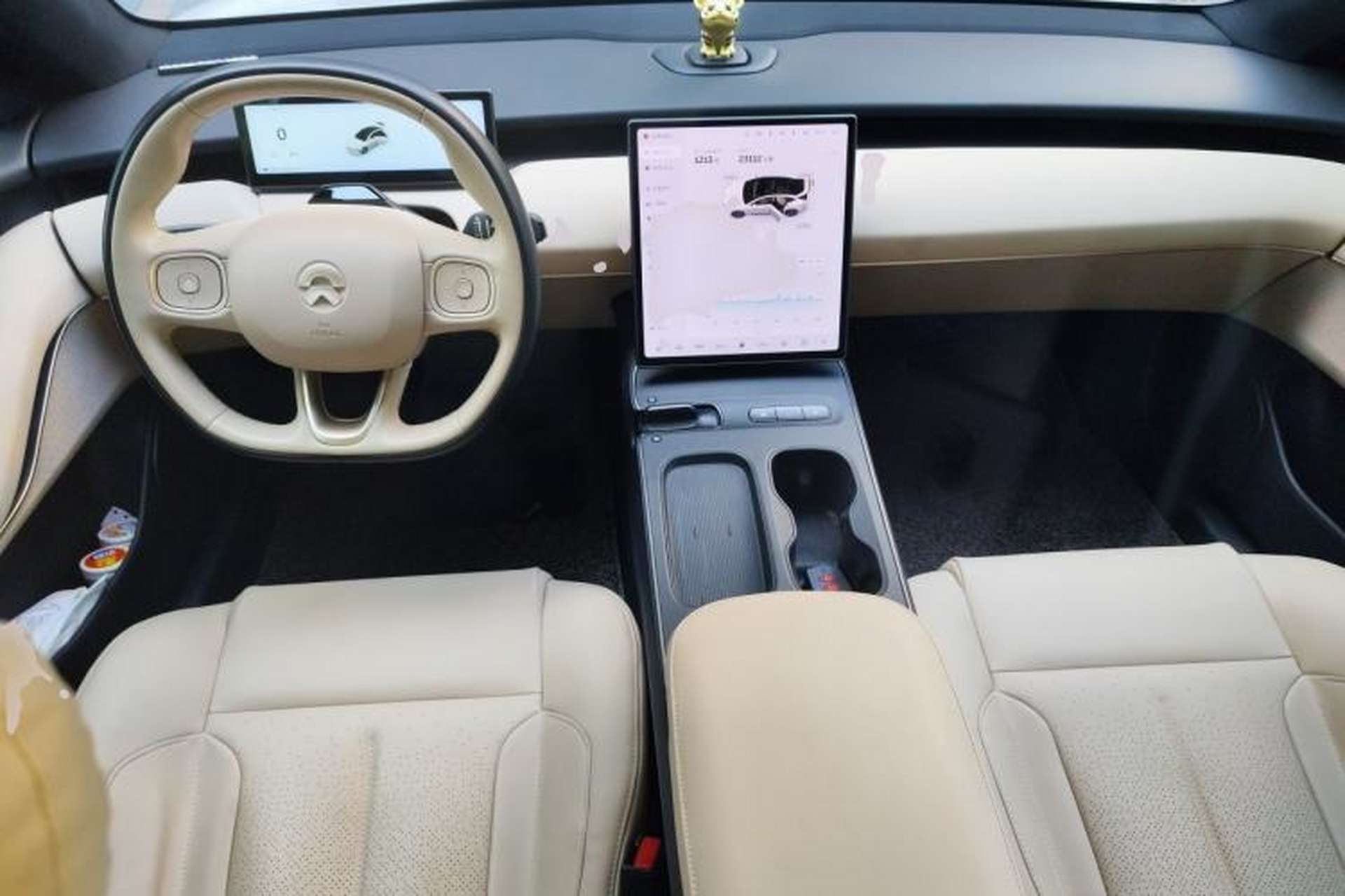 Used Nio ET5 2022 75 kWh Center Console