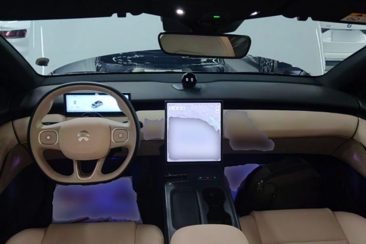 Used Nio ET5 2022 75 kWh Center Console