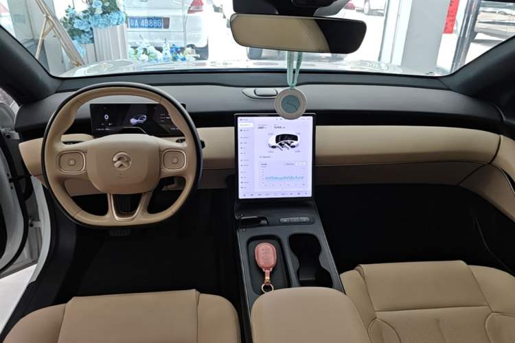 Used Nio ET5 2022 75 kWh Center Console