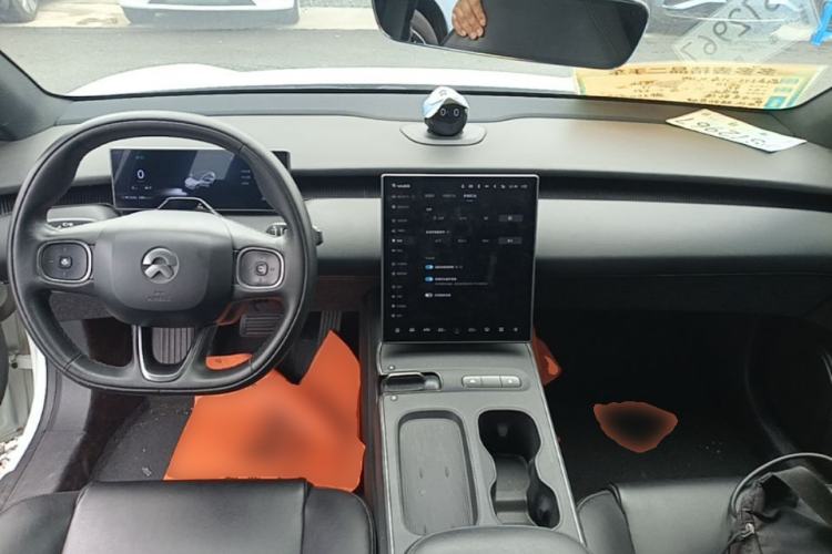Used Nio ET5 2022 75 kWh Center Console