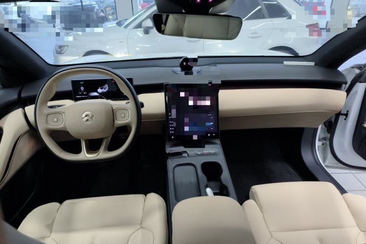 Used Nio ET5 2022 100 kWh Center Console
