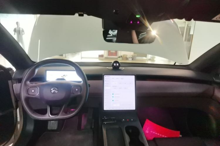 Used Nio ET5 2022 75 kWh Center Console