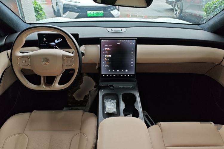 Used Nio ET5 2022 75 kWh Center Console