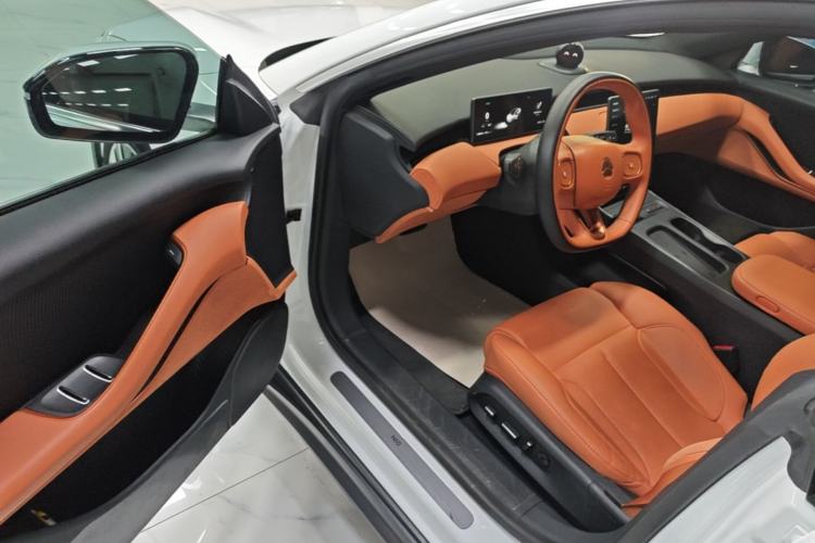 Used Nio ET5 2022 75 kWh Driver Seat