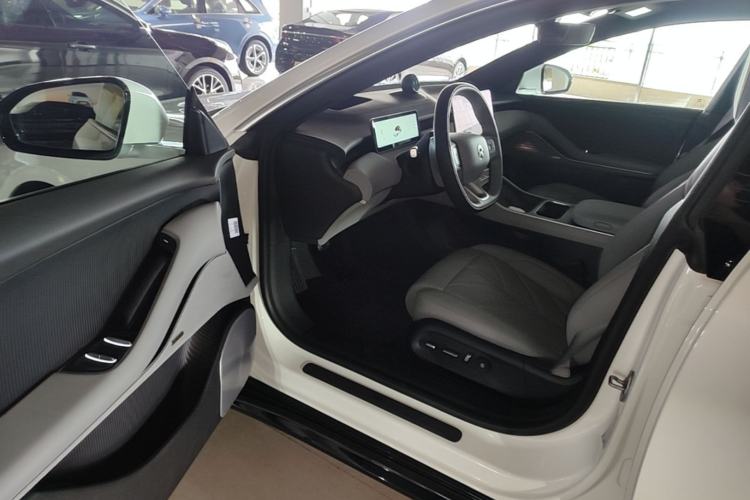Used Nio ET5 2022 75 kWh Driver Seat