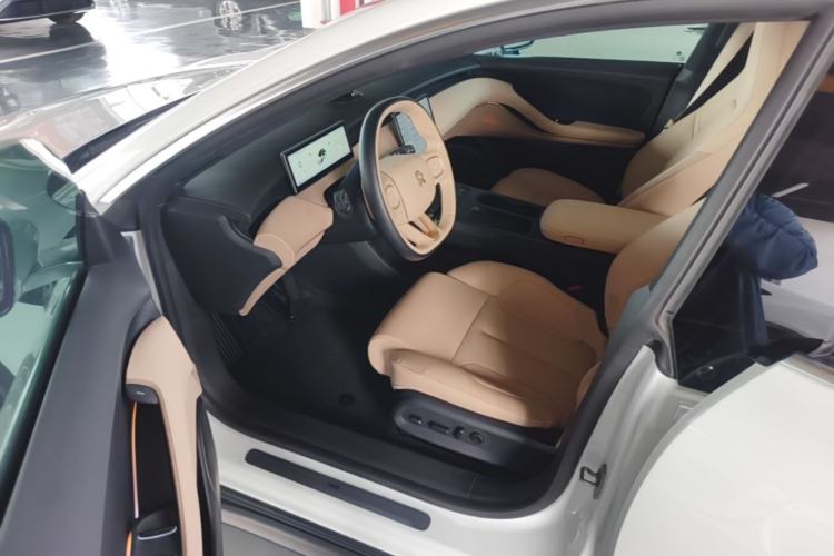 Used Nio ET5 2022 75 kWh Driver Seat