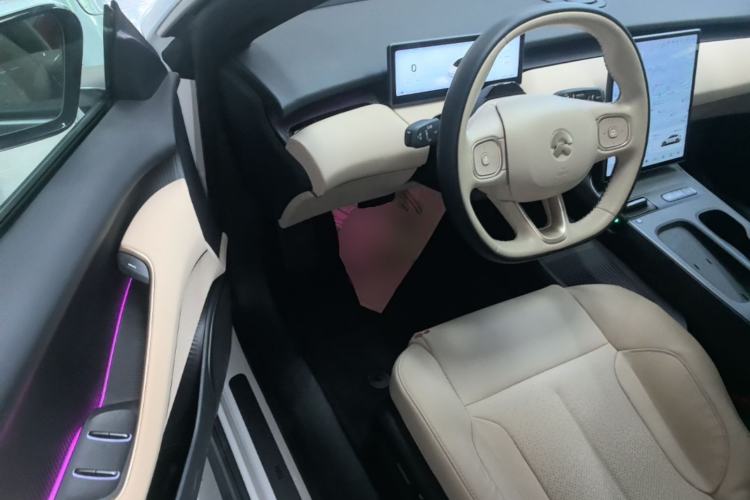Used Nio ET5 2022 75 kWh Driver Seat