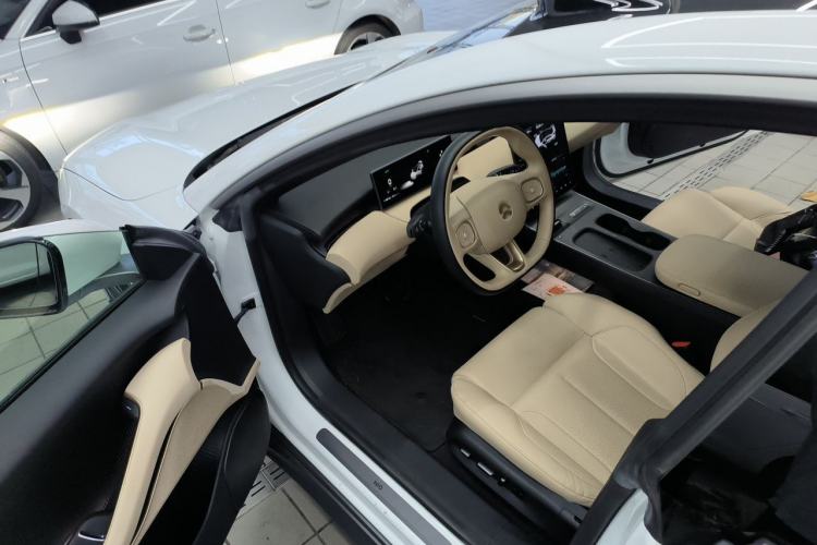 Used Nio ET5 2022 100 kWh Driver Seat
