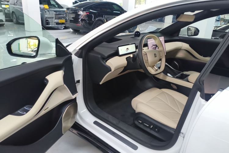 Used Nio ET5 2022 75 kWh Driver Seat
