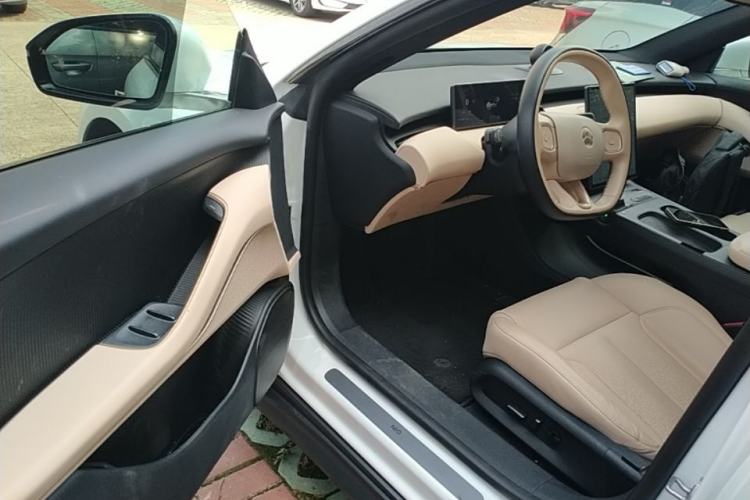 Used Nio ET5 2022 75 kWh Driver Seat
