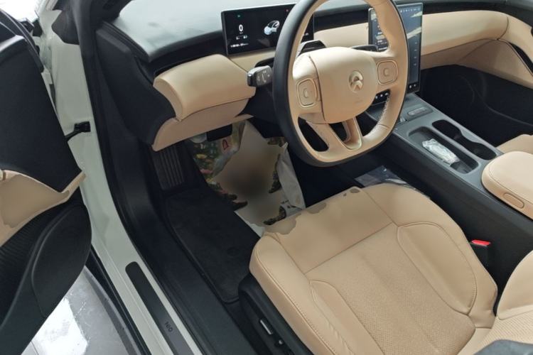 Used Nio ET5 2022 75 kWh Driver Seat