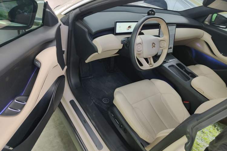 Used Nio ET5 2022 75 kWh Driver Seat