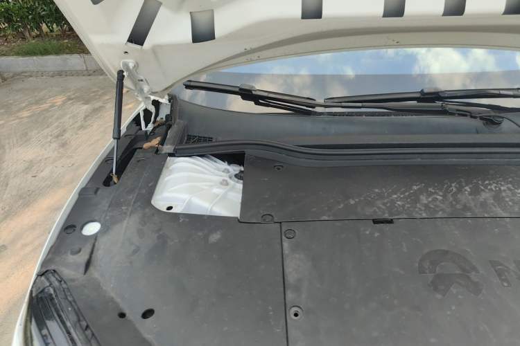 Used Nio ET5 2022 75 kWh Engine Bay Right
