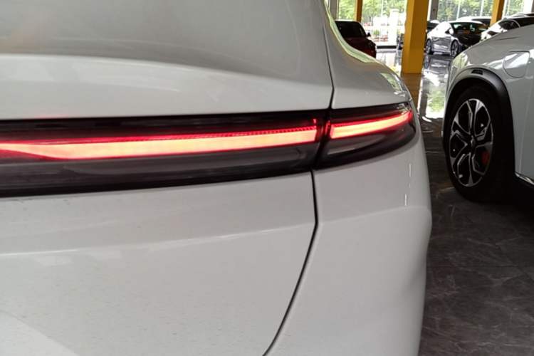 Used Nio ET5 2022 75 kWh Exterior 3
