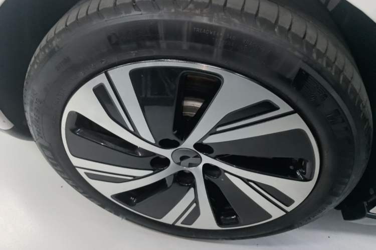 Used Nio ET5 2022 75 kWh Exterior 5