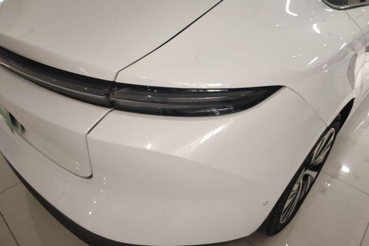 Used Nio ET5 2022 75 kWh Exterior 6