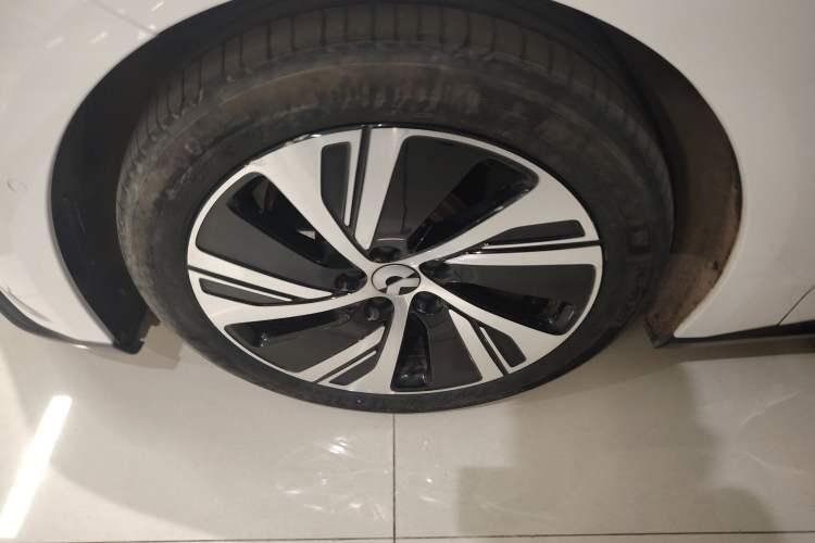 Used Nio ET5 2022 75 kWh Exterior 7
