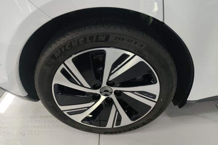 Used Nio ET5 2022 75 kWh Exterior 8