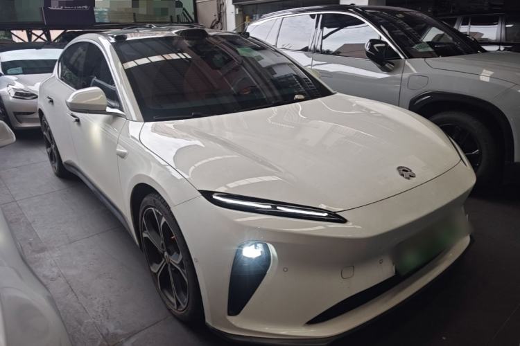 Used Nio ET5 2022 75 kWh Front Right 45 Deg