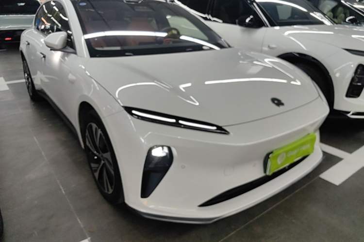 Used Nio ET5 2022 75 kWh Front Right 45 Deg