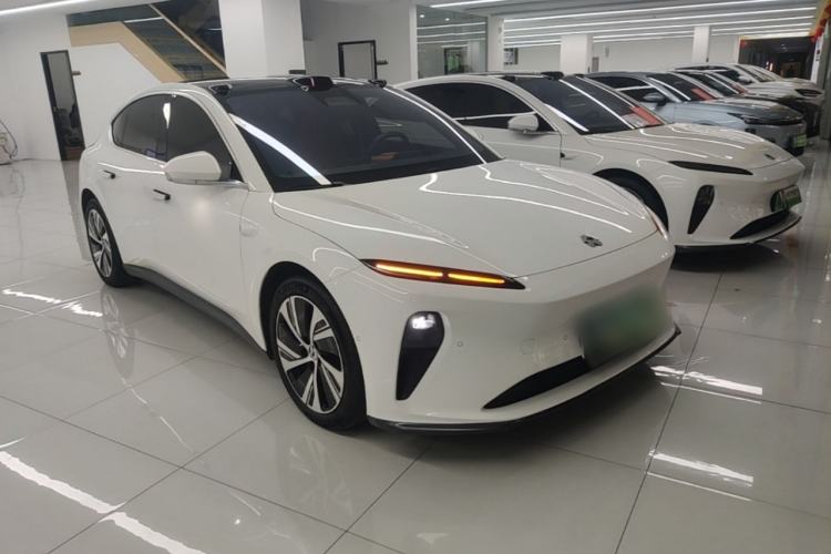 Used Nio ET5 2022 75 kWh Front Right 45 Deg