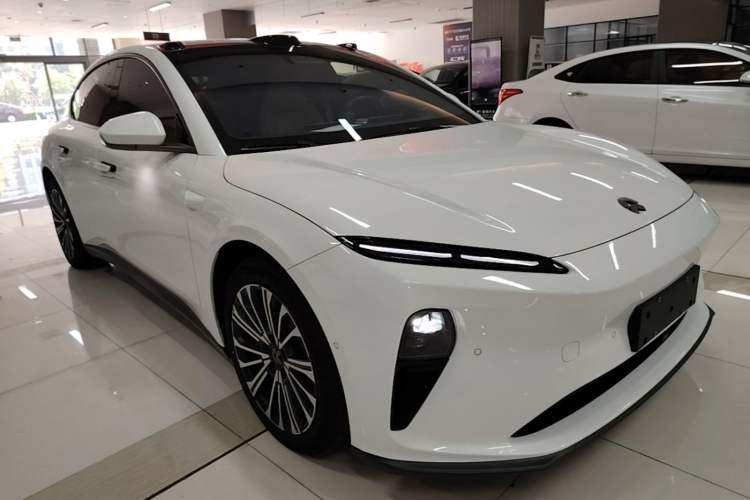 Used Nio ET5 2022 75 kWh Front Right 45 Deg