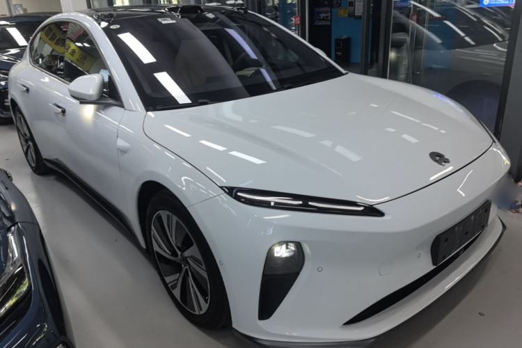 Used Nio ET5 2022 75 kWh Front Right 45 Deg