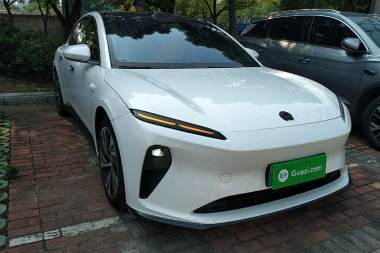 Used Nio ET5 2022 75 kWh Front Right 45 Deg