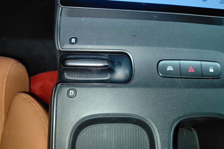 Used Nio ET5 2022 75 kWh Gear Lever